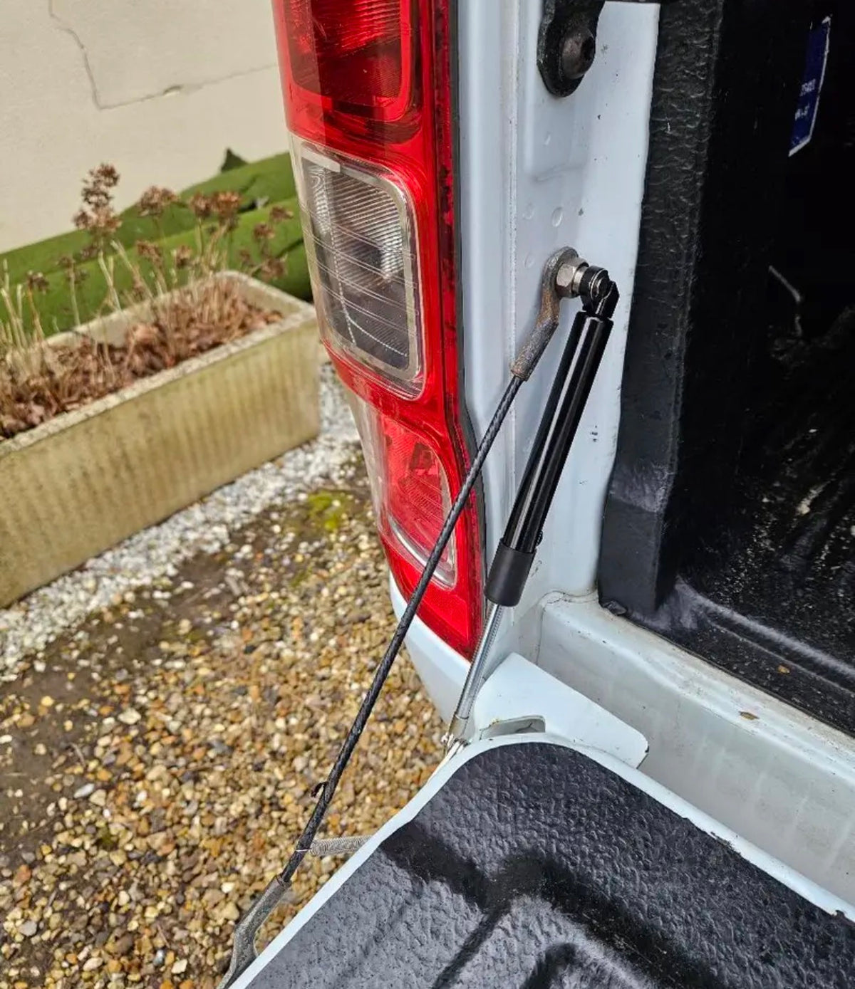 Ford Ranger (2011–2018) & Mazda BT-50 (2012–2018) Tailgate Soft-Drop Shock Kit