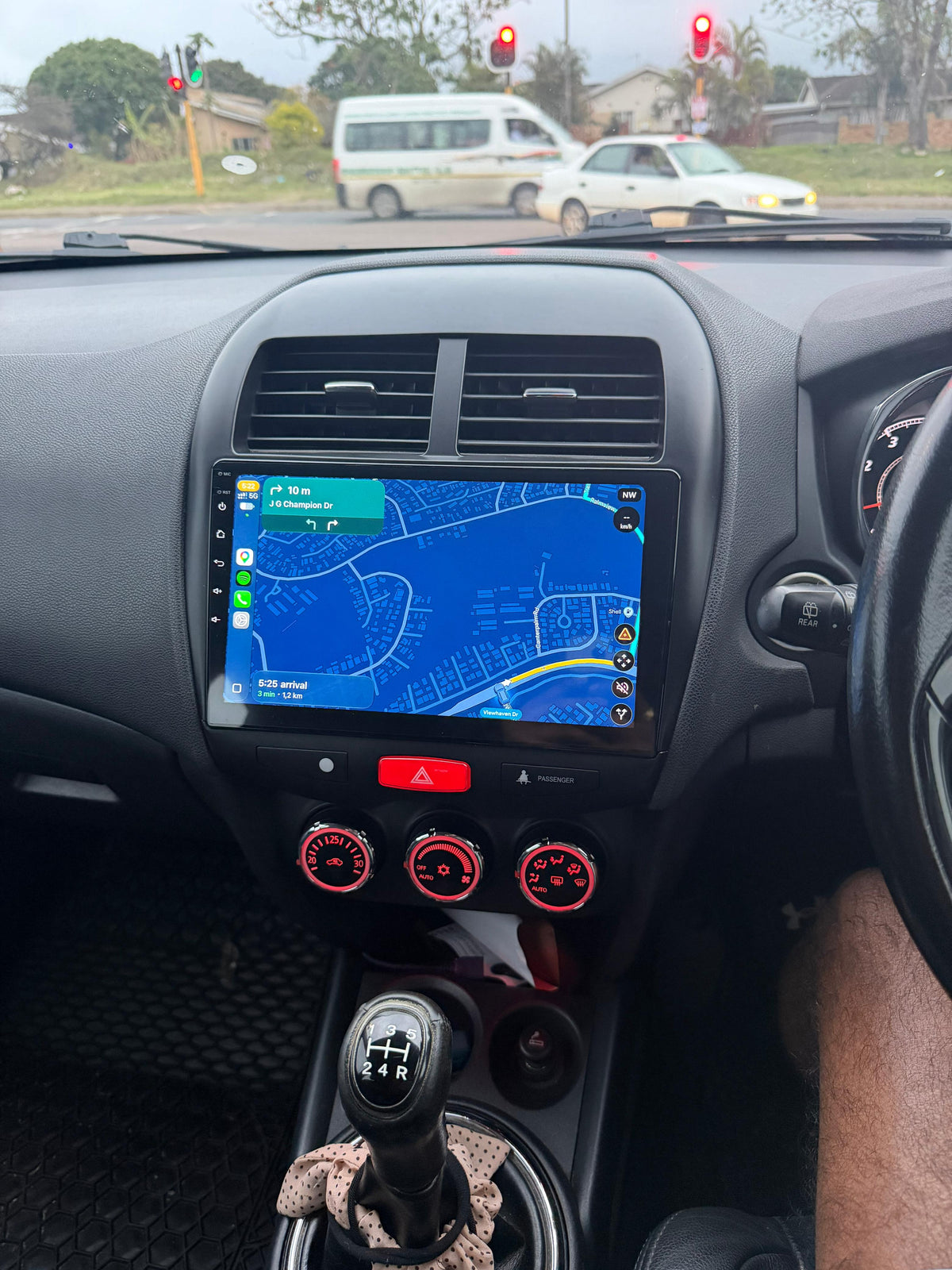 MITSUBISHI ASX (2013-2017)
 10"Wireless
Apple Carplay & Android Auto